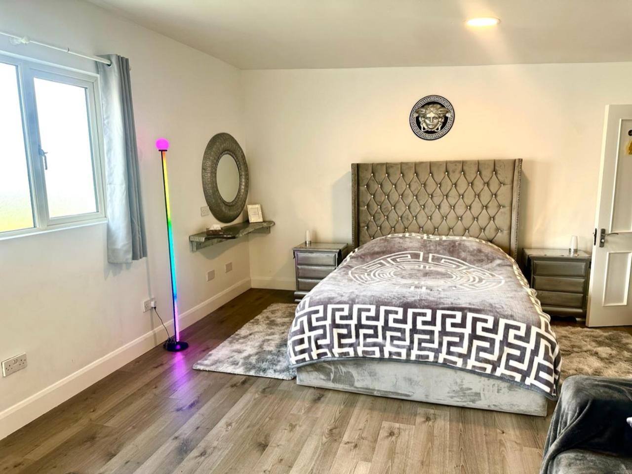 Kildare Luxury Suites Exteriör bild